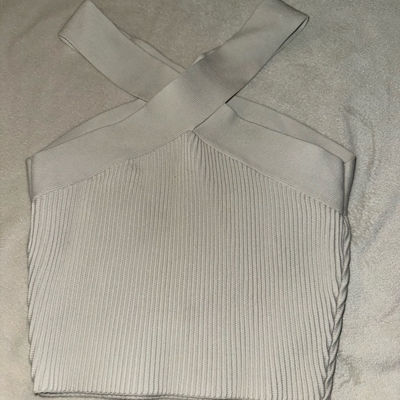 Stylish Ribbed Halter Top - Picture 2 of 3